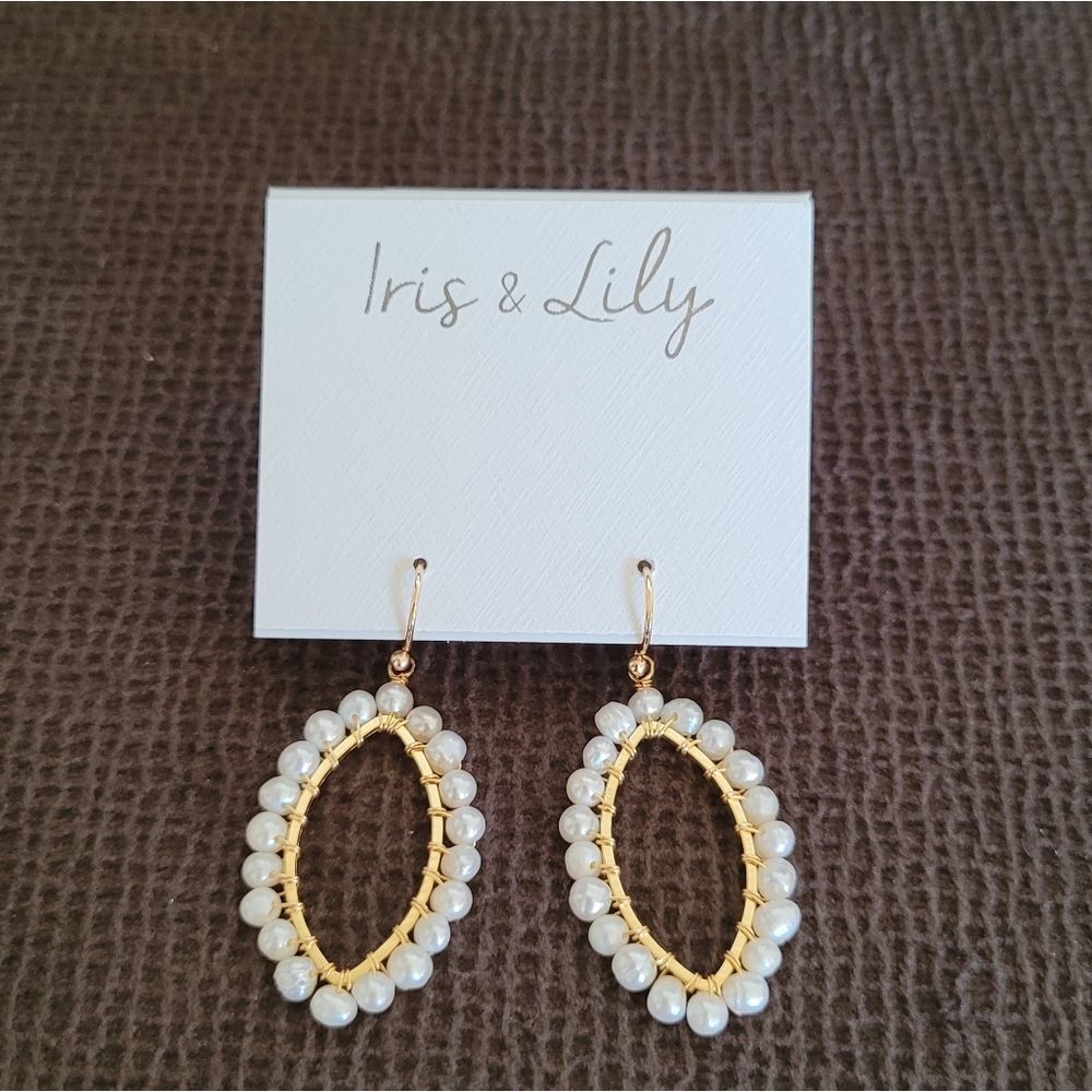 Iris & Lily Freshwater Pearls Earrings
